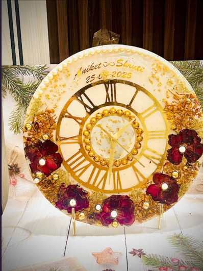 Luxury Varmala Resin Clock