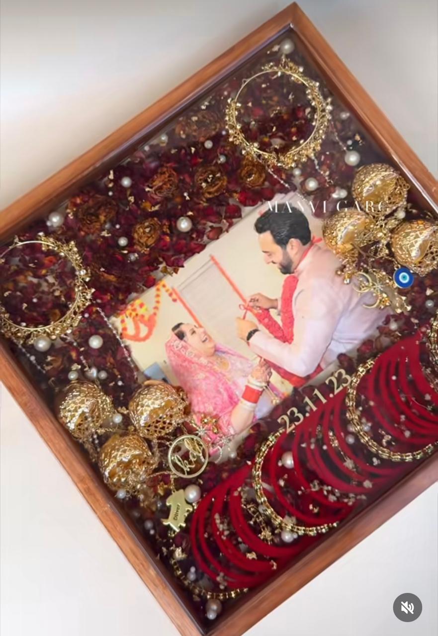 Personalized Resin Floral Keepsake Wedding Frame