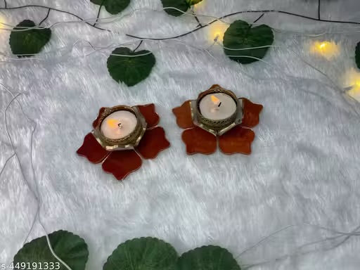 Flower shape T-light holder