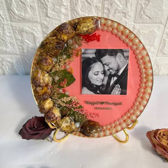 Wedding Garland Memory Resin Frame