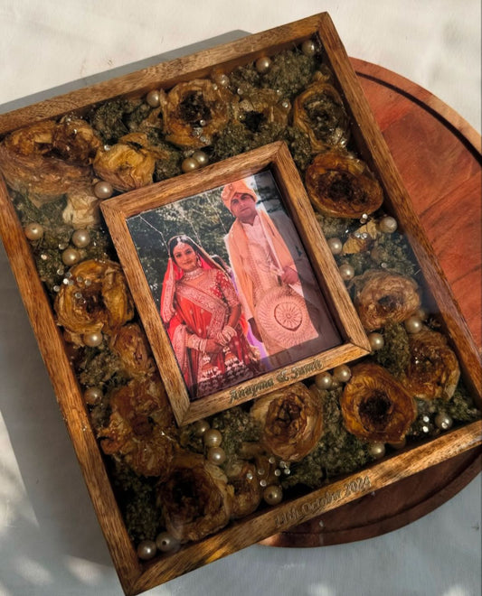 Resin Wedding Keepsake Frame With Preserved Varmala